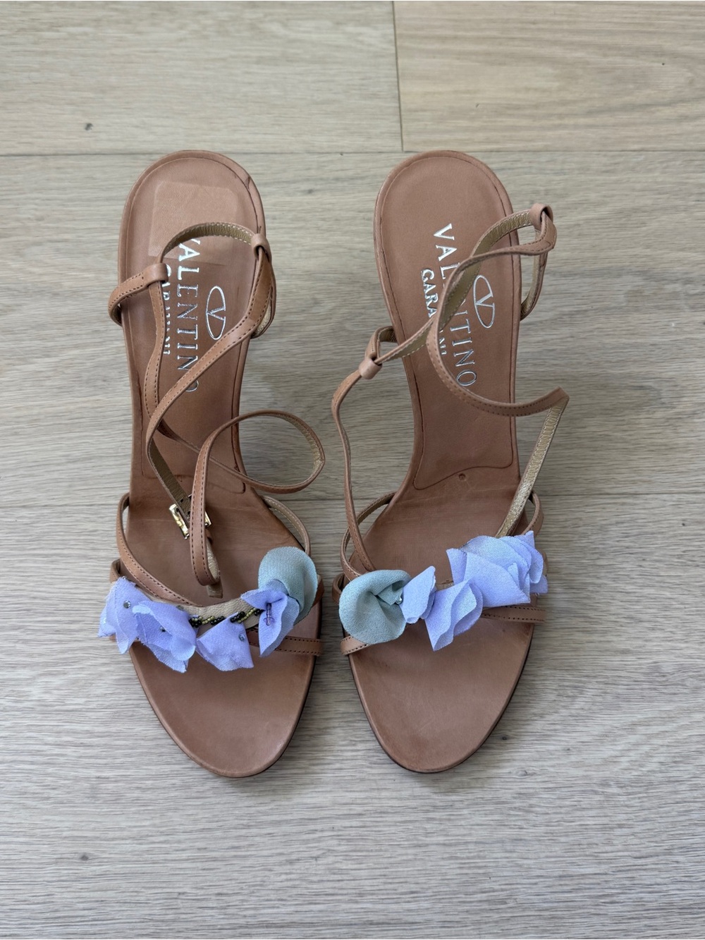 NWOT Vintage Valentino Flower Heels